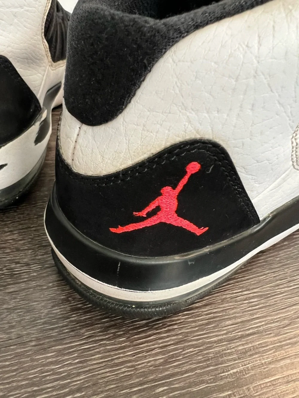 Air Jordan Max Aura Sneakers
